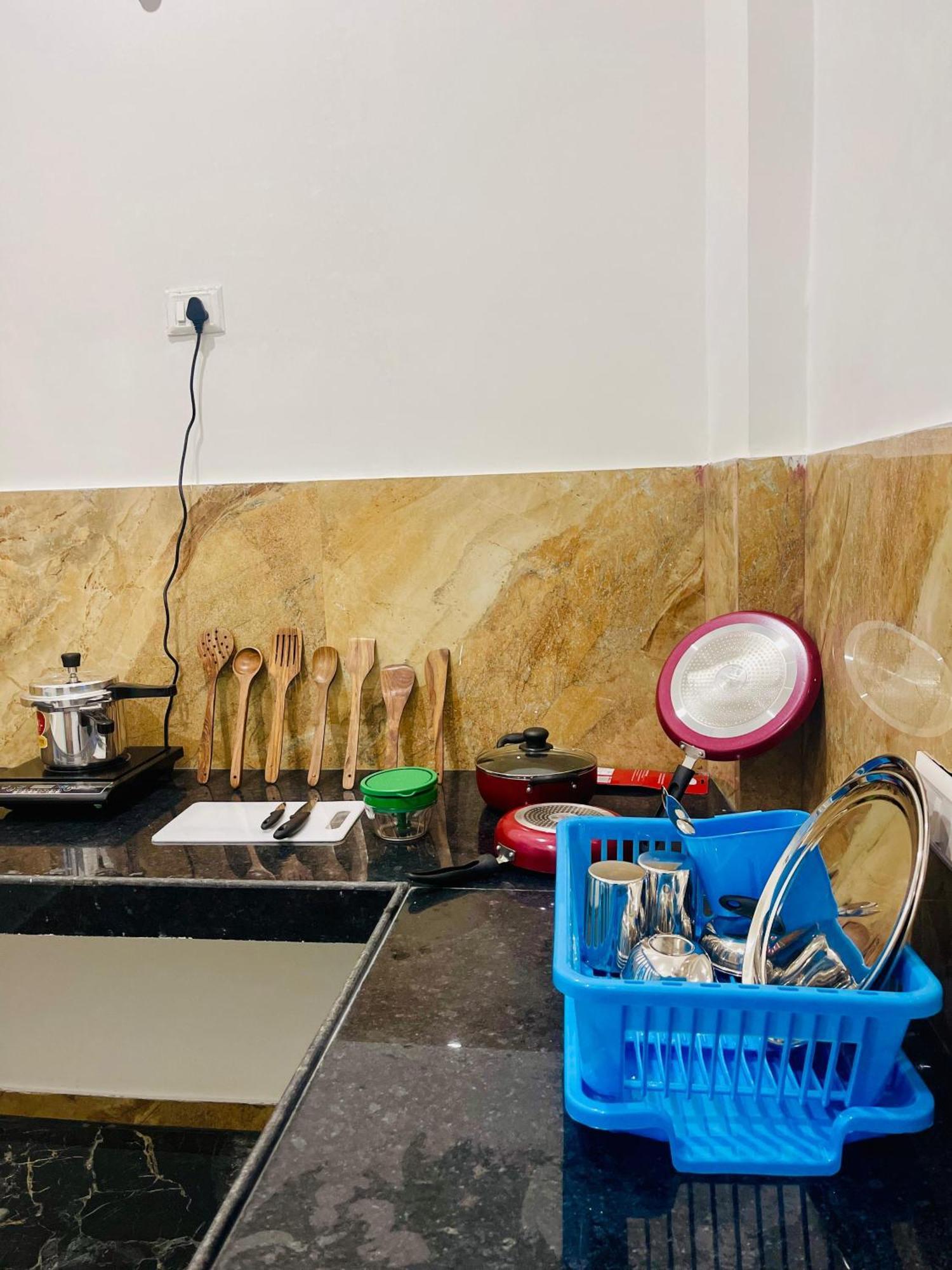 Amrita Residency Villa Varanasi Bagian luar foto
